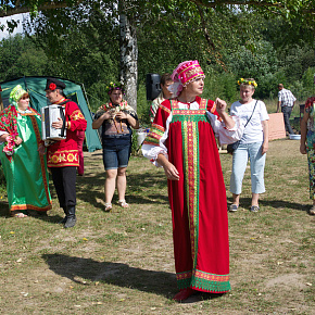 Фольклорный праздник "Тихвинская ярмарка" 2 группа